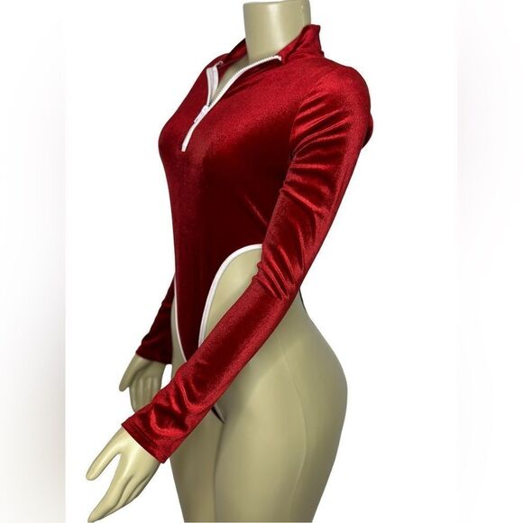 Elegant Red Velvet Jumpsuit - Picture 13 of 14